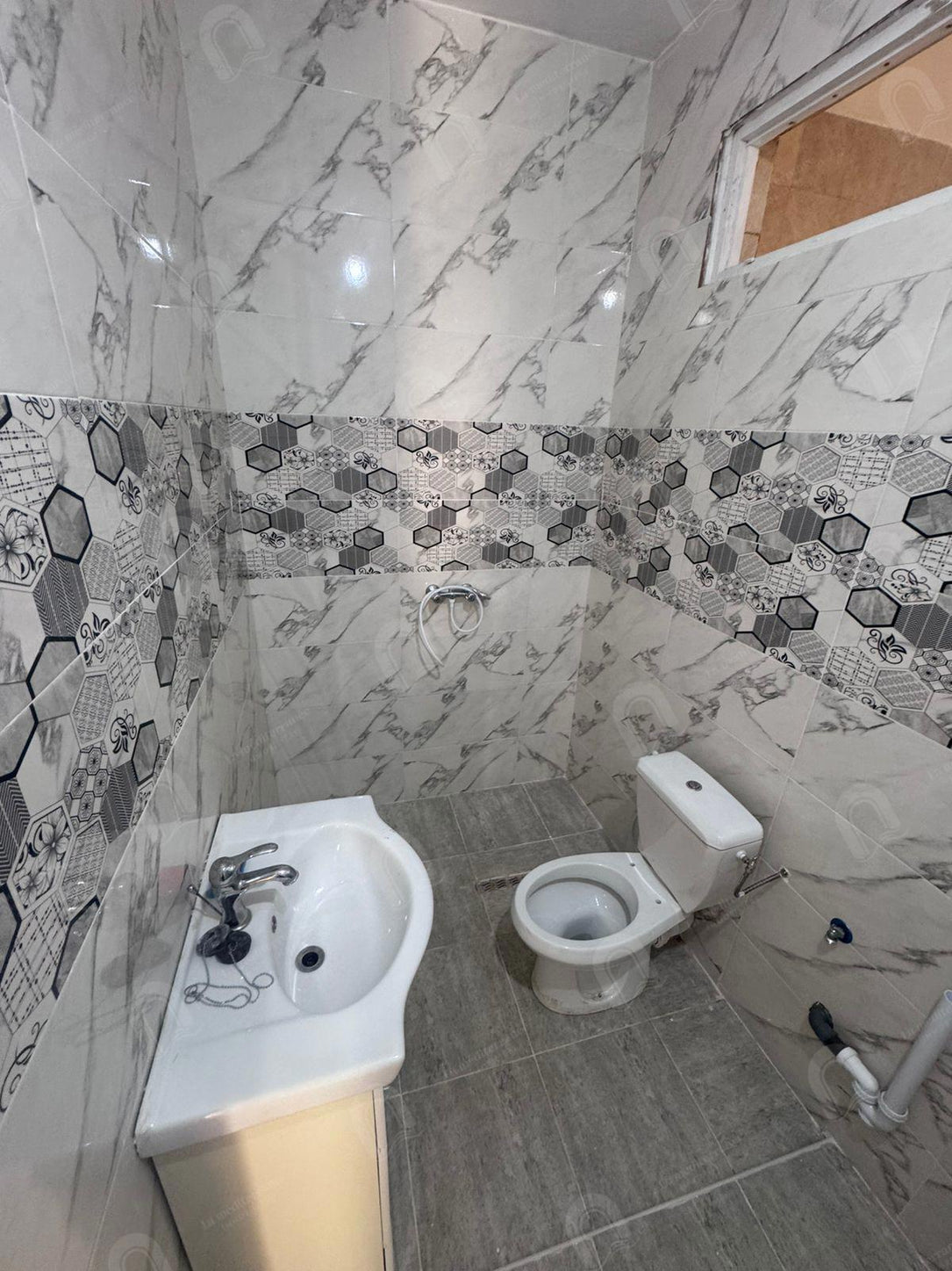 A louer un appartement S+2 au 1er étage