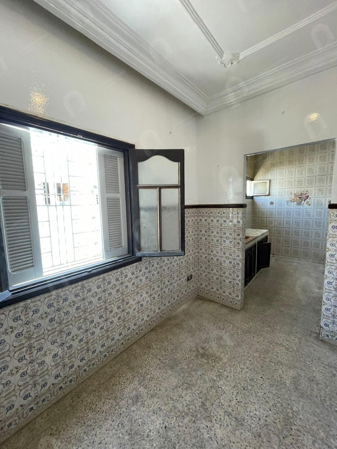 A louer un étage de villa S+3 indépendant situé au 1er étage
