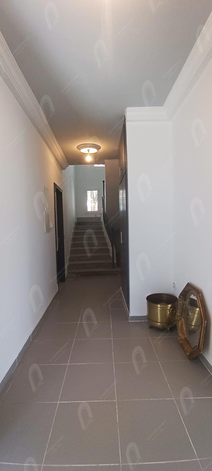 Villa a louer a la soukra chotrana 3 s+3 3500