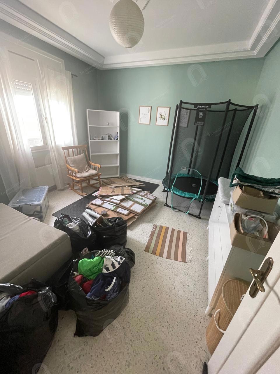 A vendre une villa d'angle sur deux niveau