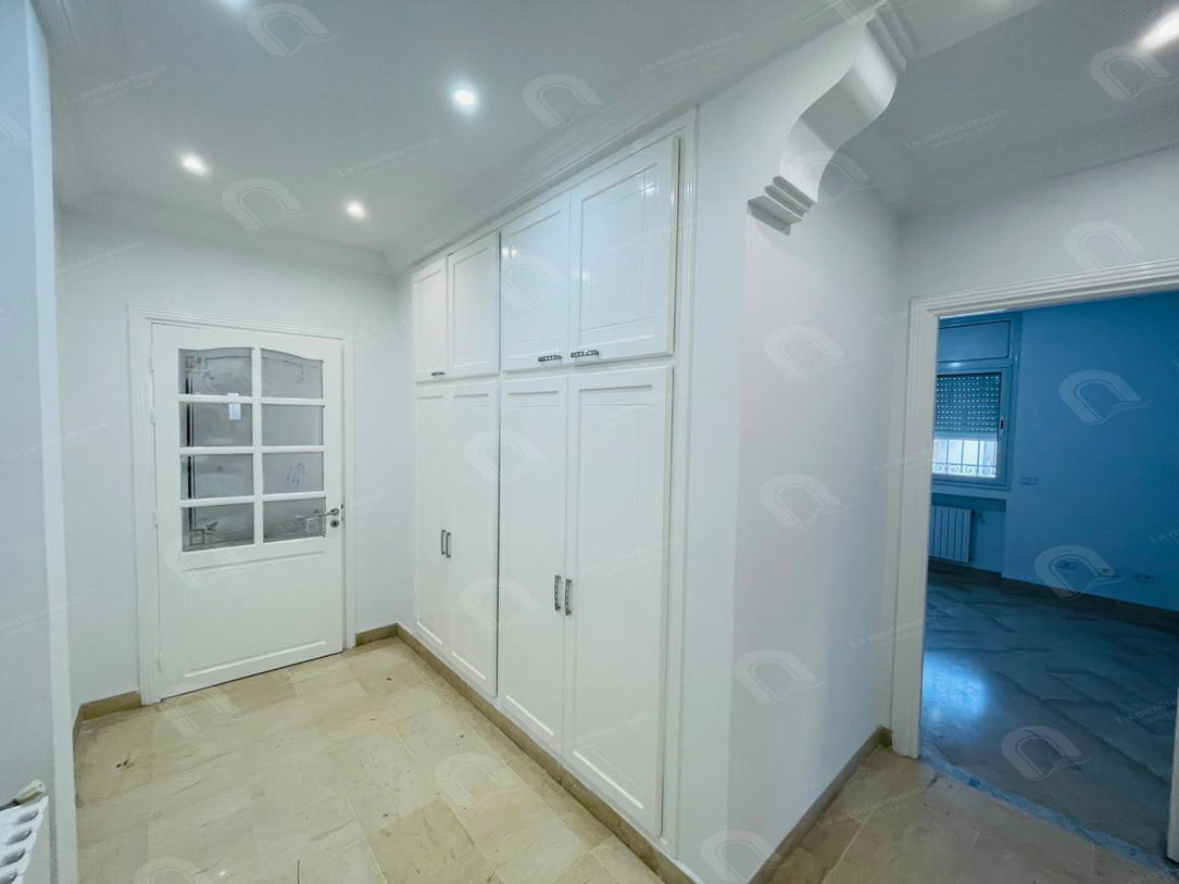 À louer Etage de villa au rdc à Jardin de l'Aouina