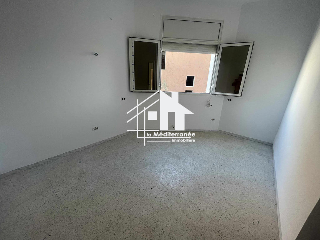 Etage de villa s+4 à Rades melyen