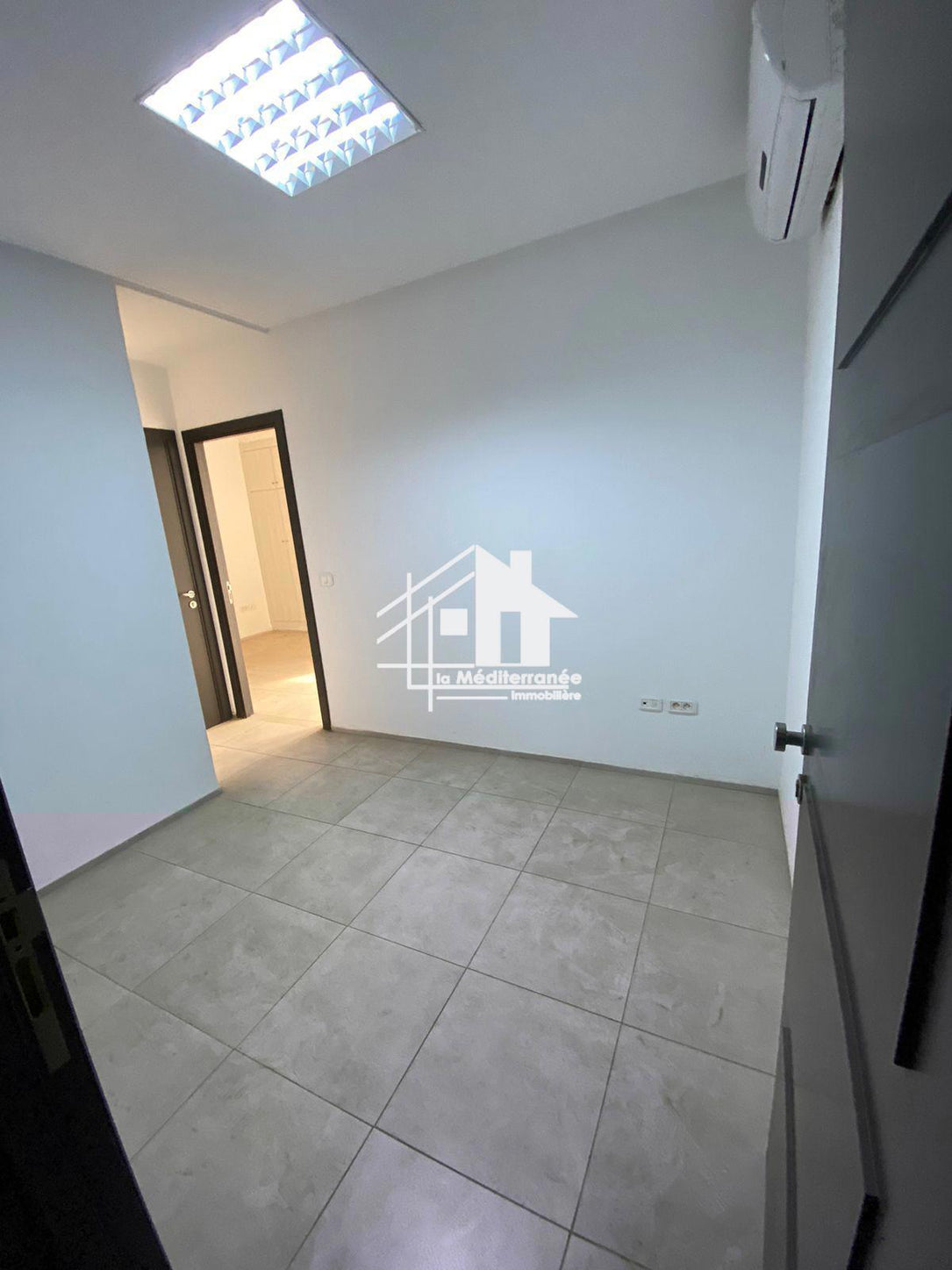 A vendre Bureau H+1 au bardo avenue hbib borguiba