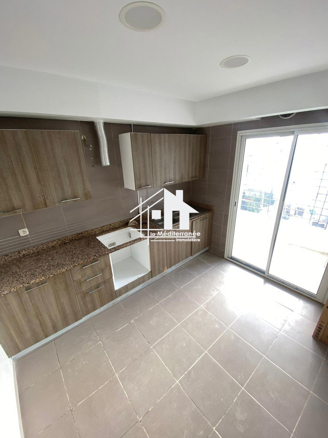 A louer appartement S+3 au bardo 2 Ras Tabia