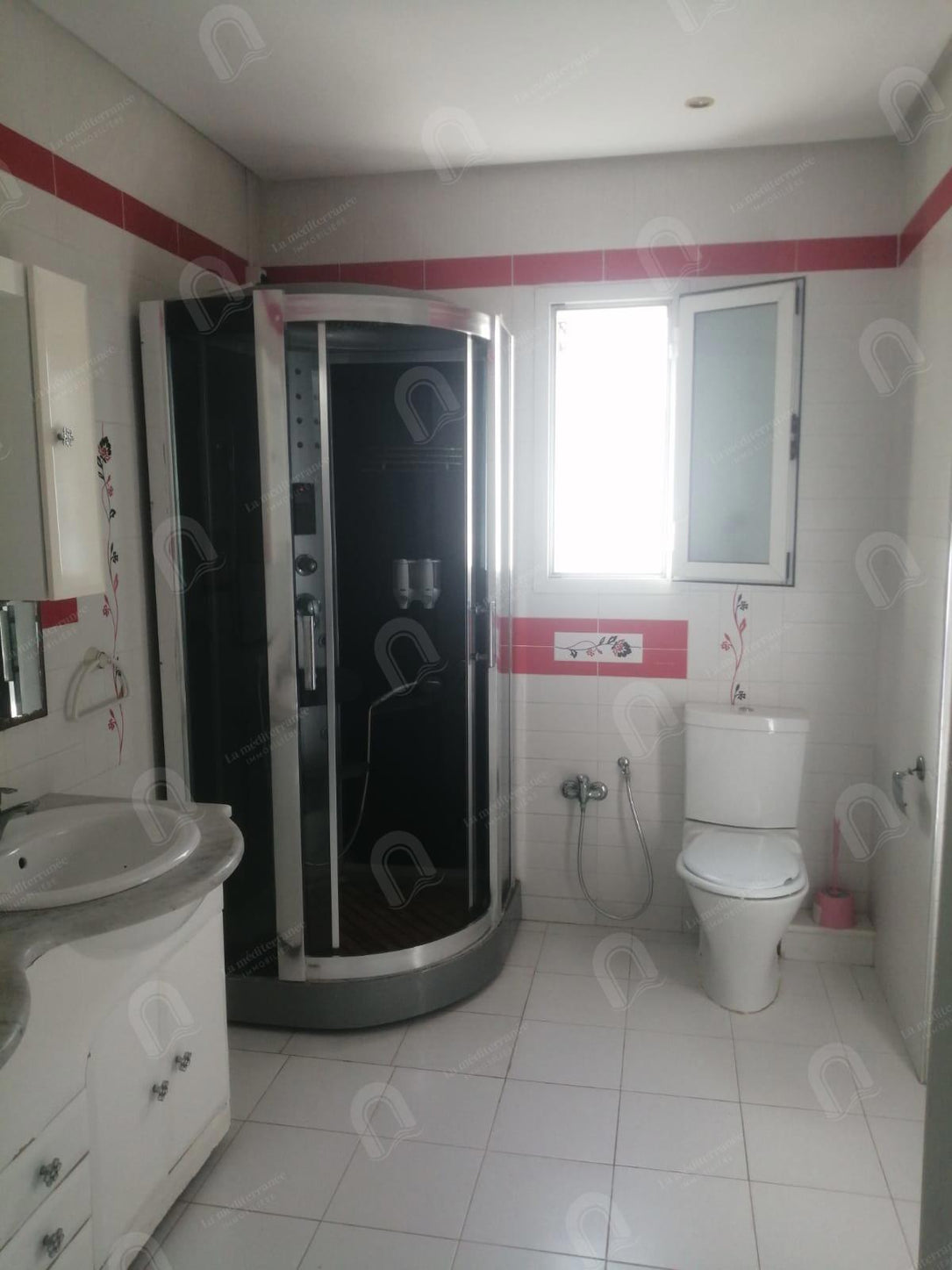 villa s+6 vide aux berges du lac 2