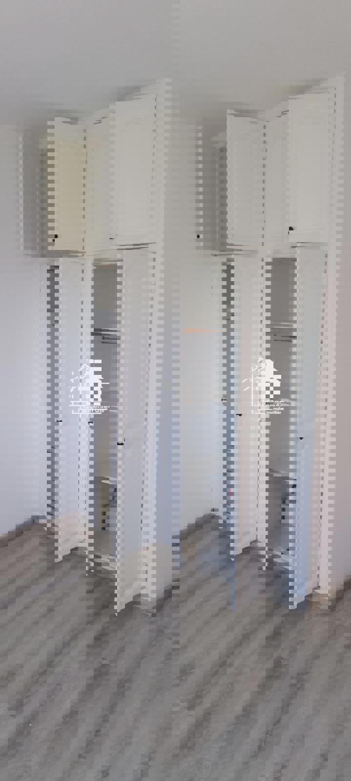 A vendre appartement s+3 à cité les pins