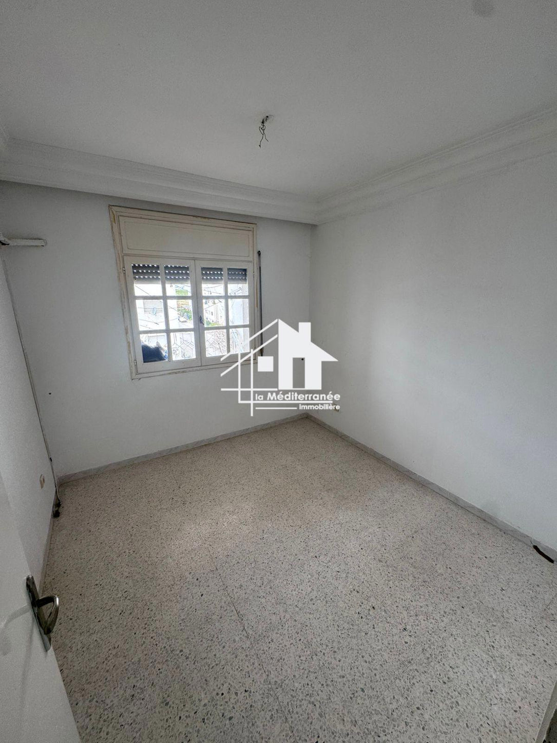 A louer appartement S+3 à El agba