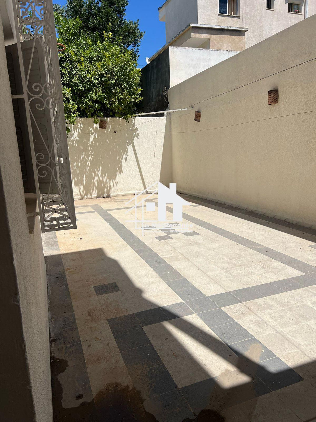A louer étage de villa S+3 à Khaznadar