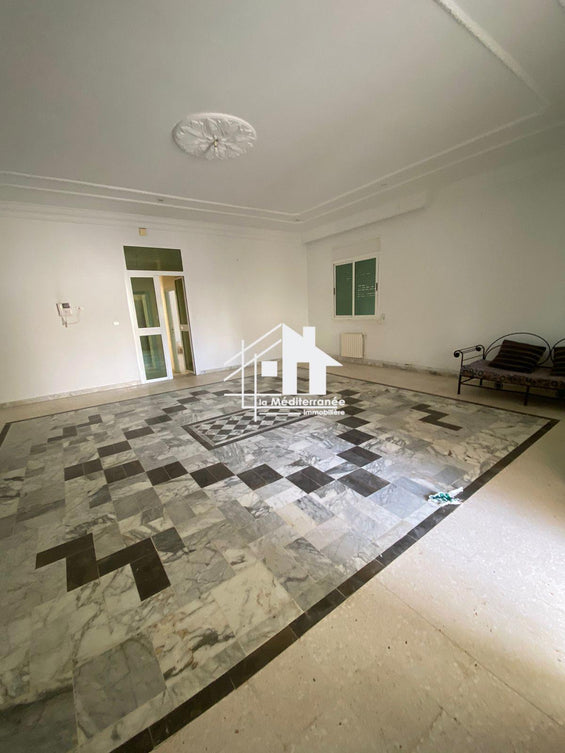 A louer étage de villa S+2 au bardo