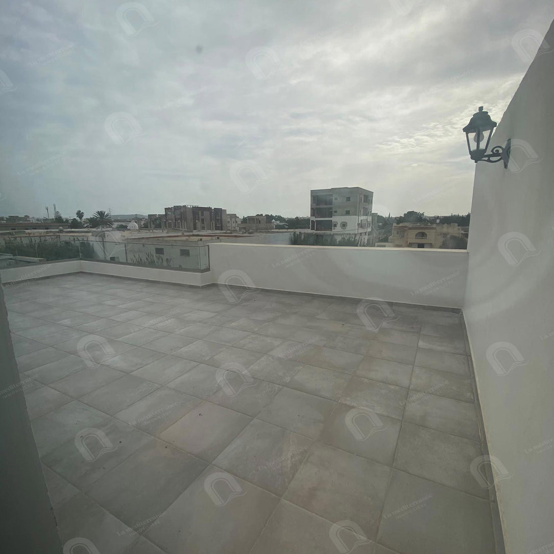 A louer villa s+2 à la soukra