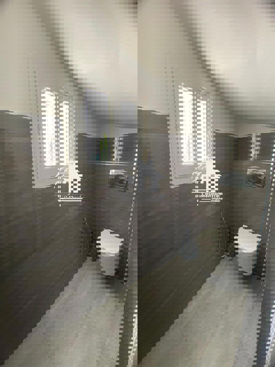 A louer villa S5 à la soukra