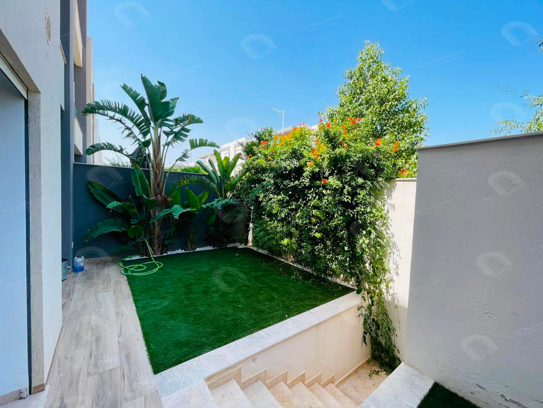 A louer S1 avec jardin à chotrana 1