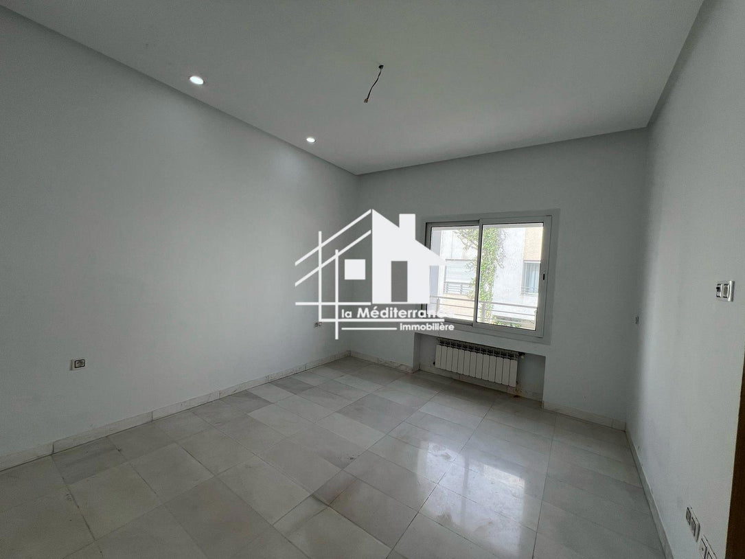 A louer appartement S+3 à la Soukra