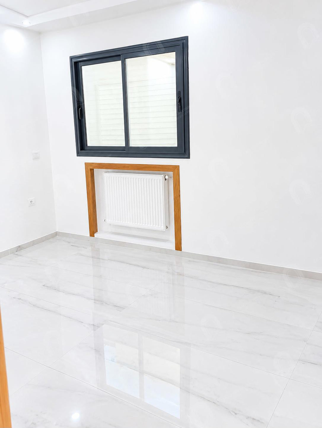 A vendre un appartement S+2 hst situé au Rdc à manouba
