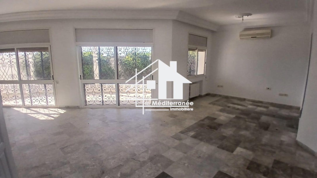 une villa S+4 a gammarth