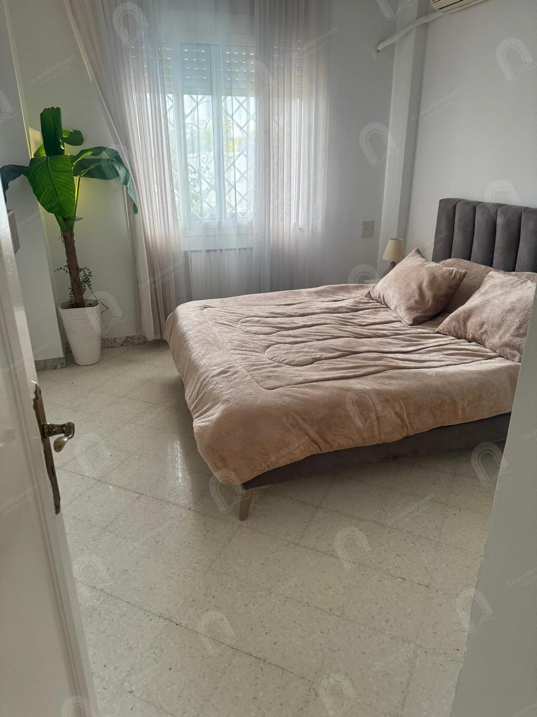 Un appartement S+1 au berges du lac 1