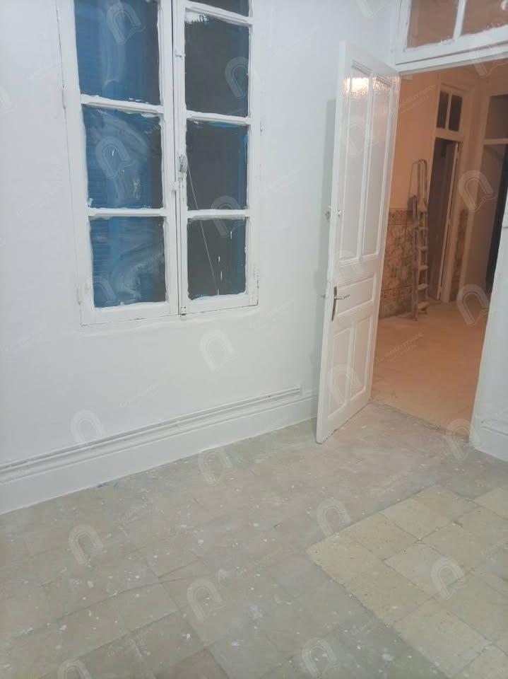 A louer appartement S+3 au centre ville