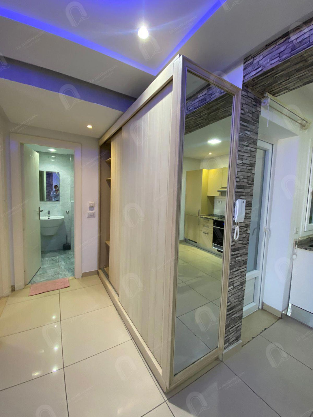 À Vendre – Appartement S+2 Meublé à Sahloul 2, Sousse