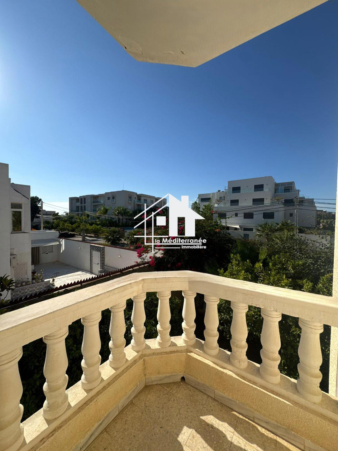A louer une villa s+5 meublée à sidi Daoued