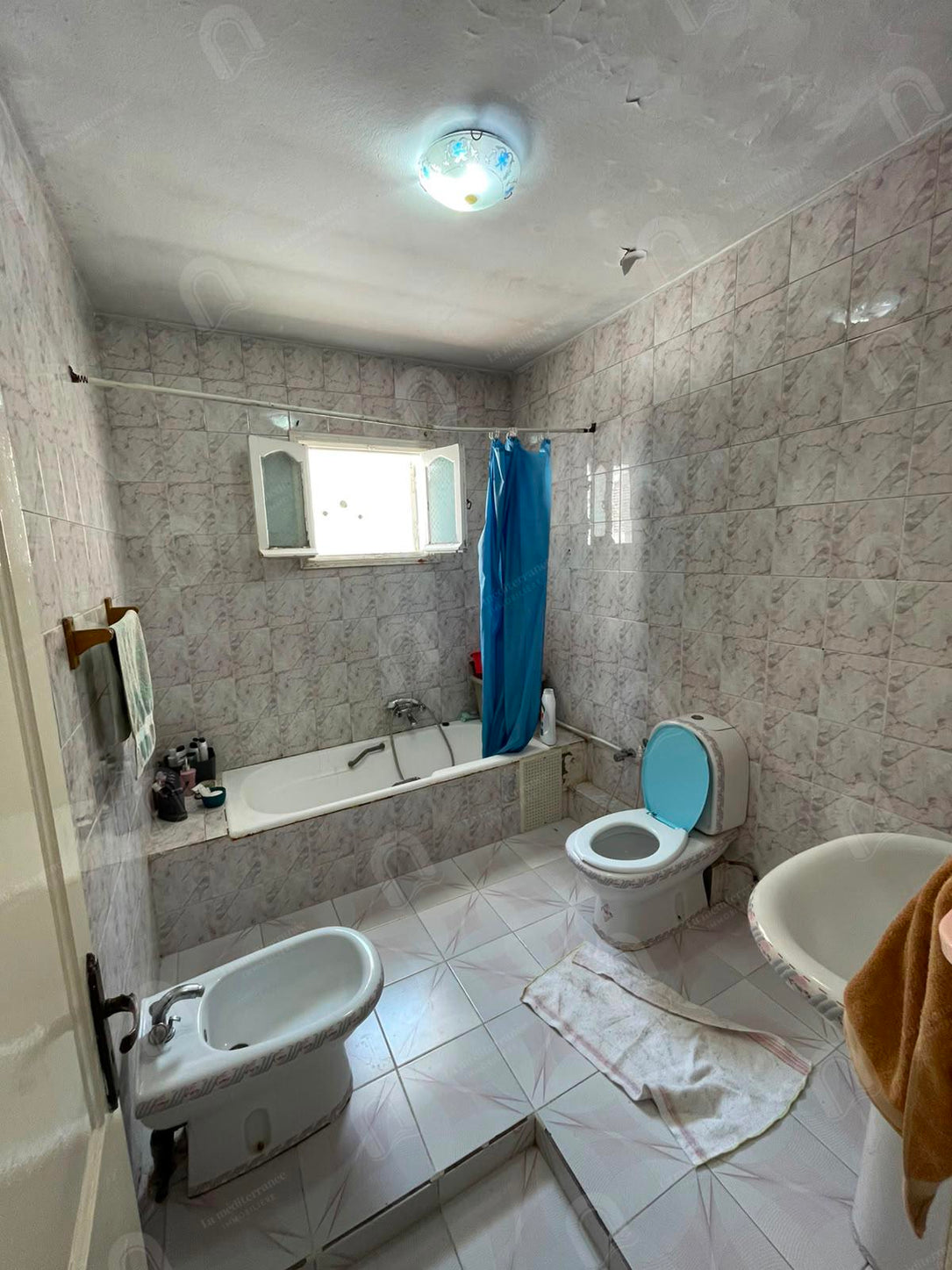 A vendre étage de villa 2S+2 Hst au bardo hedi haker