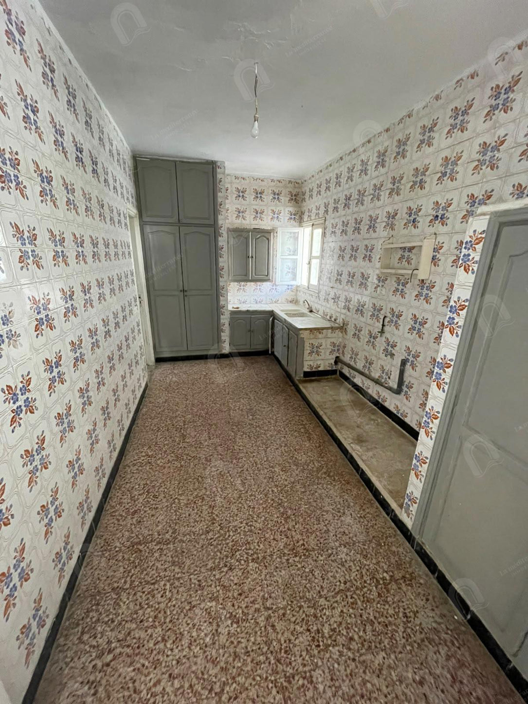 A louer un étage de villa S+3 situé au 1er étage
