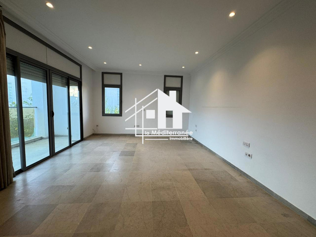 Une magnifique villa S+5 avec piscine au Lac 2