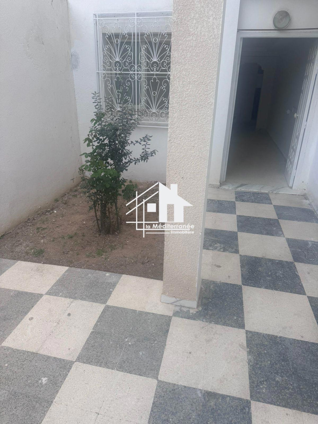 un studio s+1 au rdc a louer situé à rue bayrouth