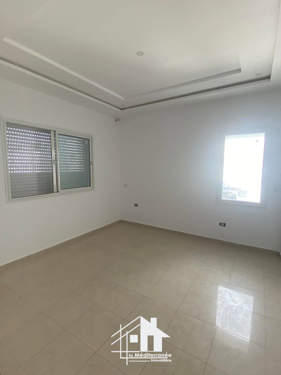 Appartement s+3 à RADES MELYEN