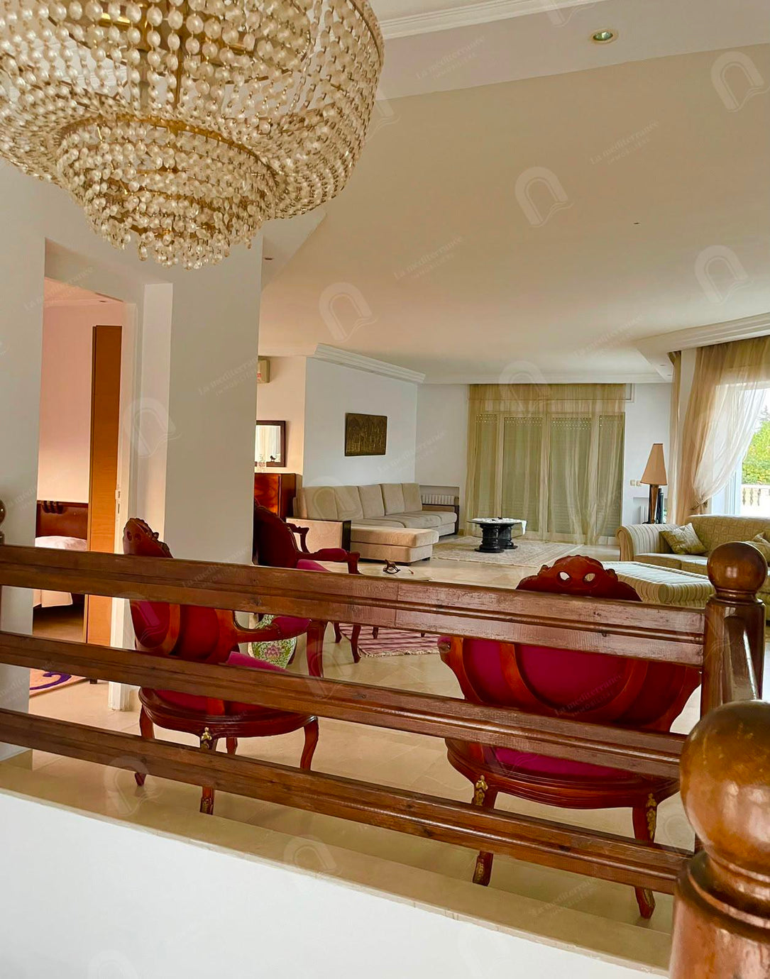 location s+3 au 2éme étage de villa avec piscine