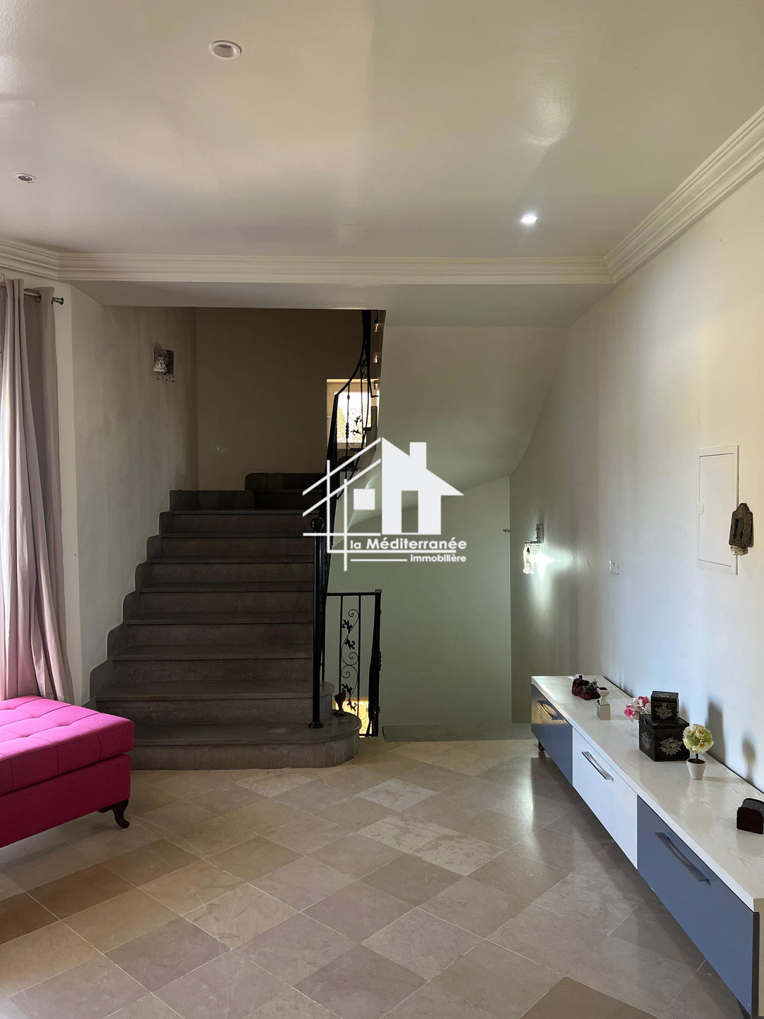 A louer villa S+4 a Chotrana 3