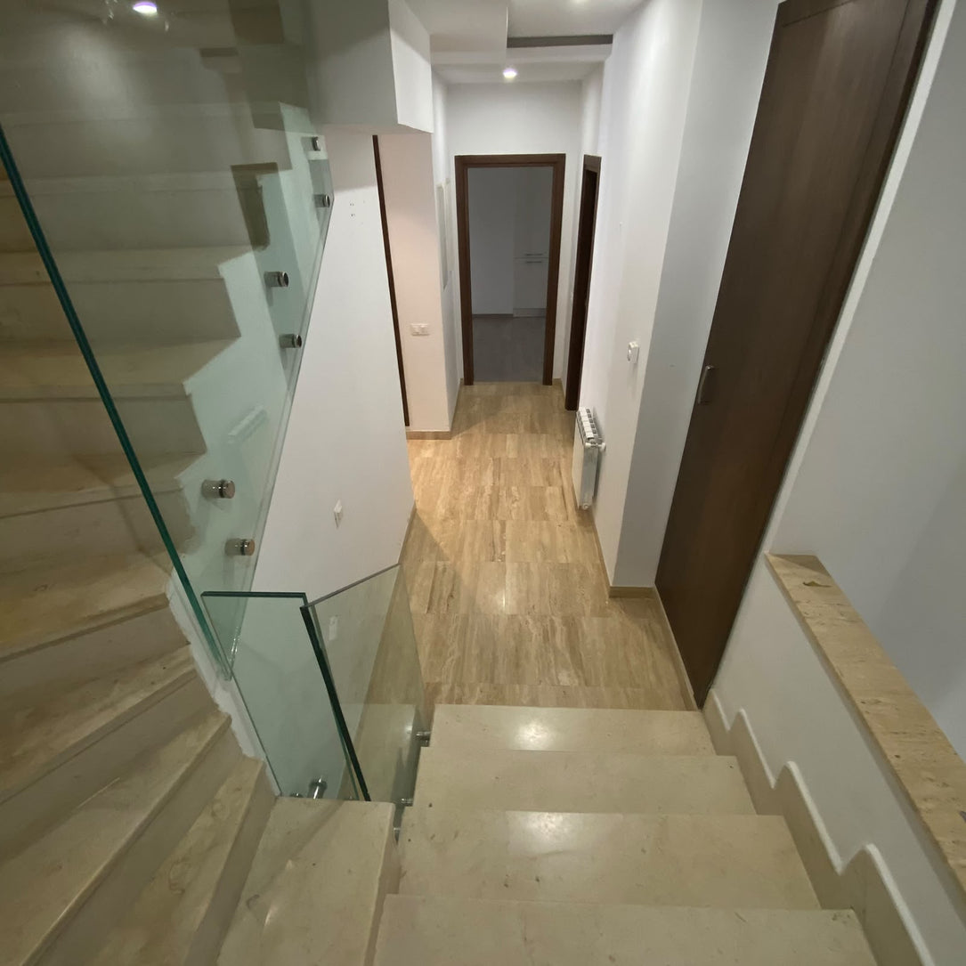 Duplex avec piscine s+3 chotrana 1 3000 DT