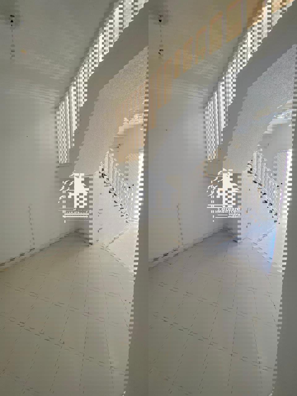 à louer villa s+4 à khaznadar