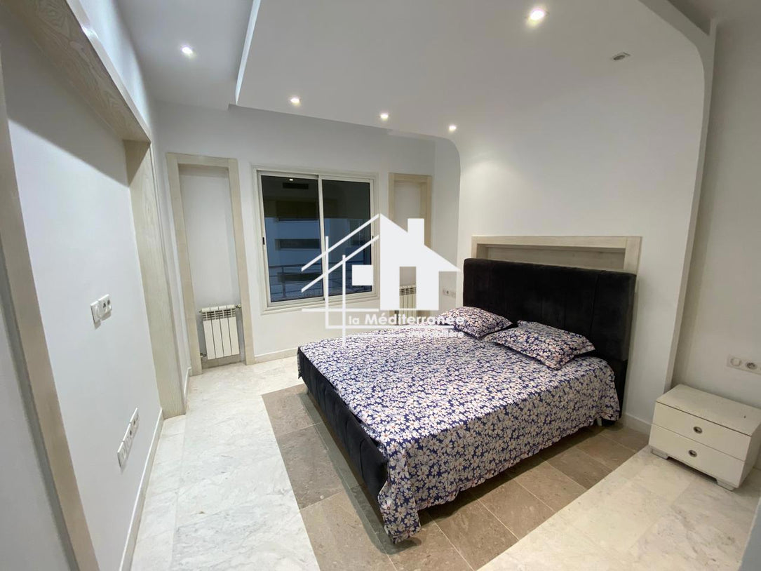 Un appartement S+2 meublé à louer au lac 2