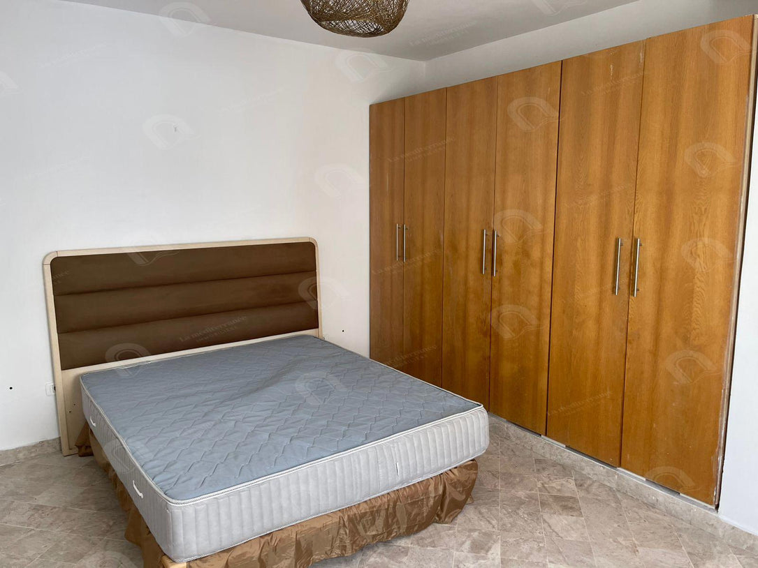 a louer un appartement s+1 cité Enasser