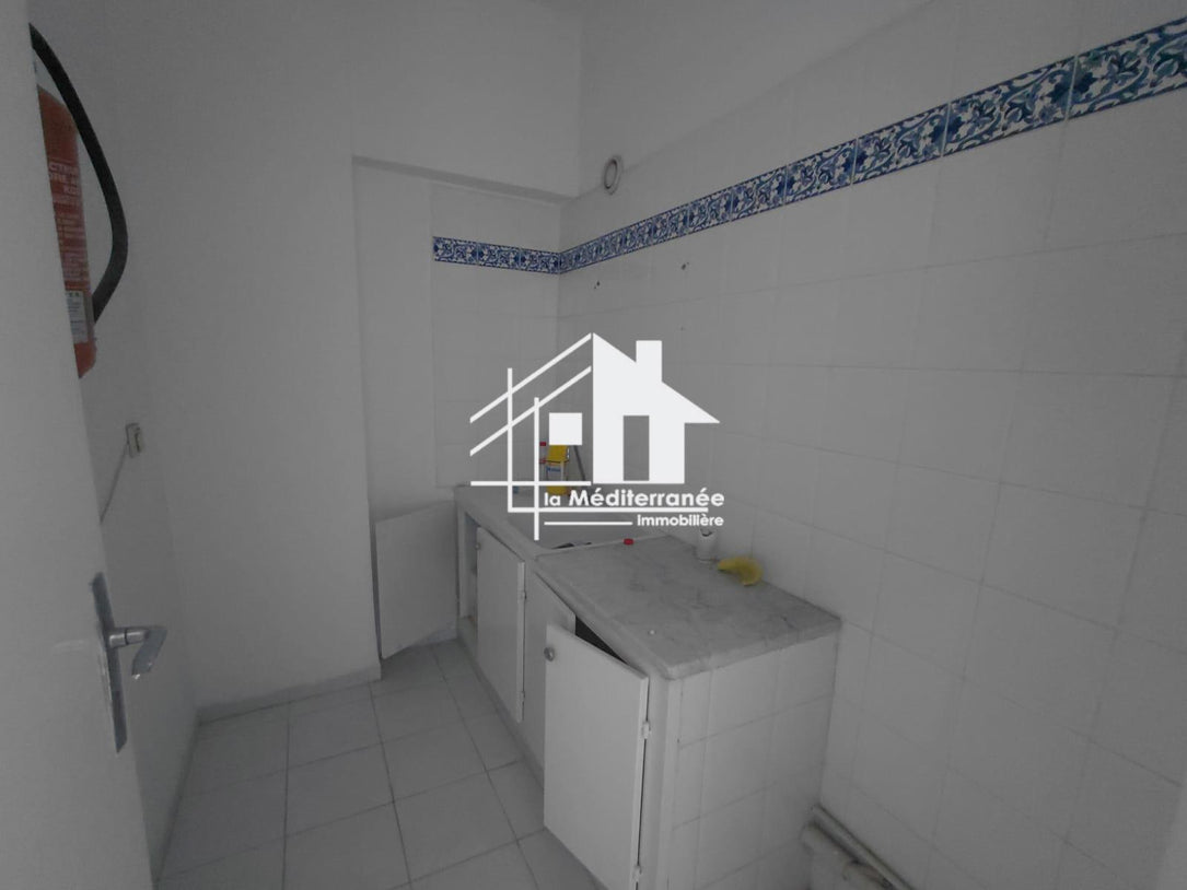 A vendre bureau H+3 au centre ville, Tunis