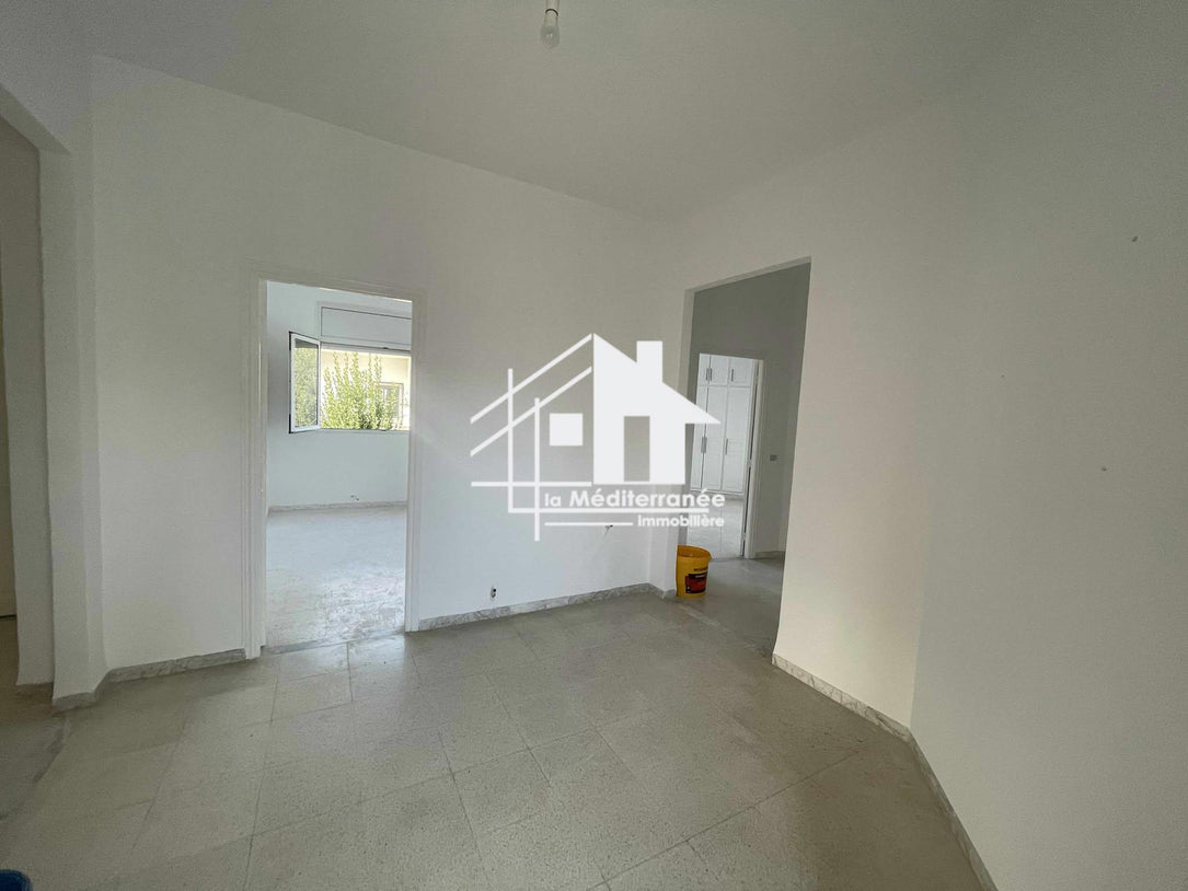 Etage de villa s+4 à Rades melyen