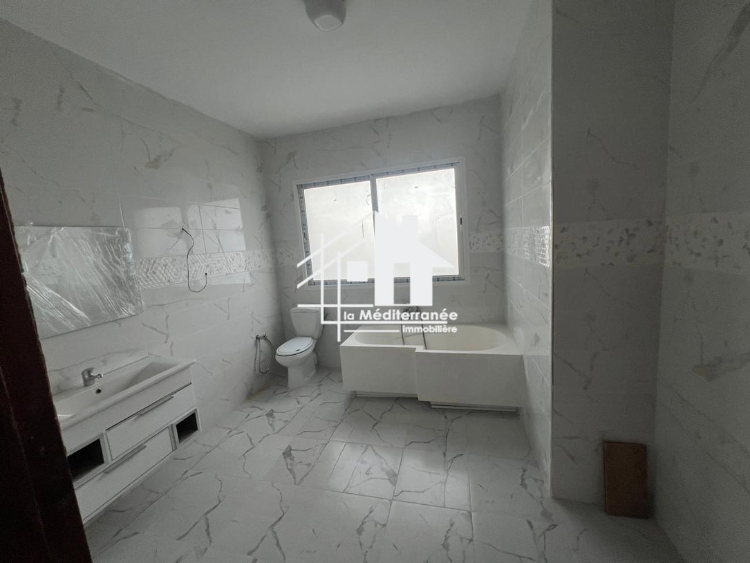 A louer Villa S6 avec piscine