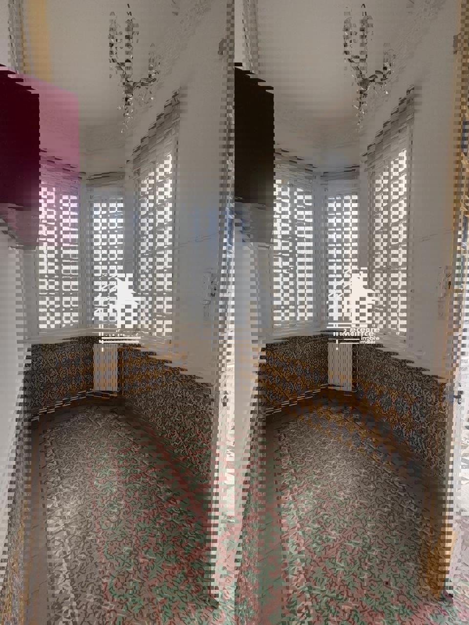 à louer rez de chaussée s+3 avec jardin au bardo