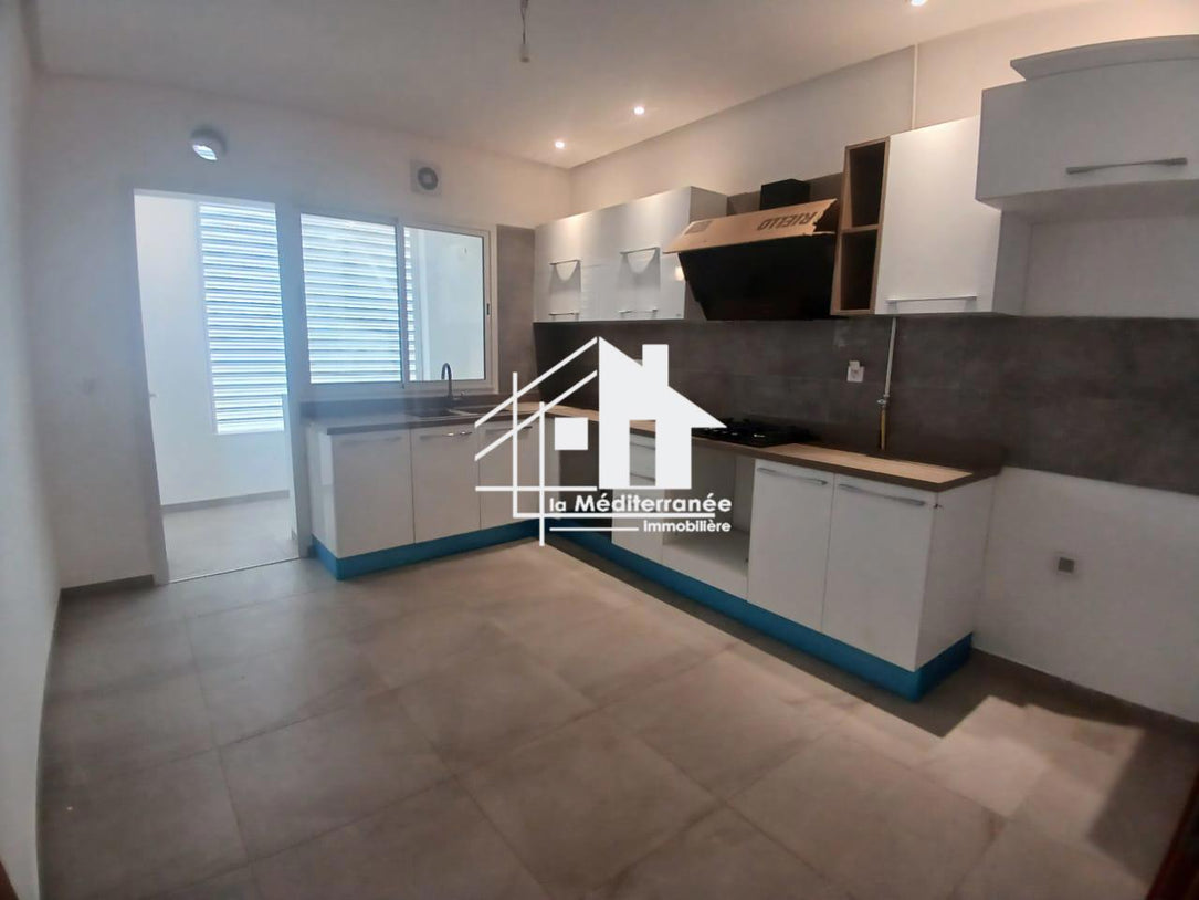 A vendre s+2 à Gammarth