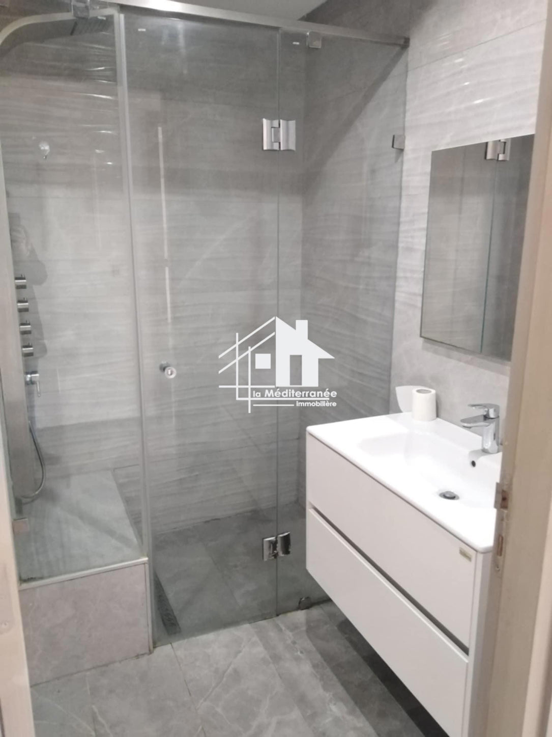 A louer appartement S+1 à la Soukra