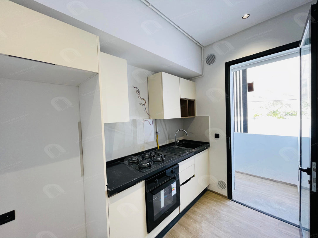 À VENDRE – APP S+1 AVEC JARDIN PRIVATIF À LA SOUKRA