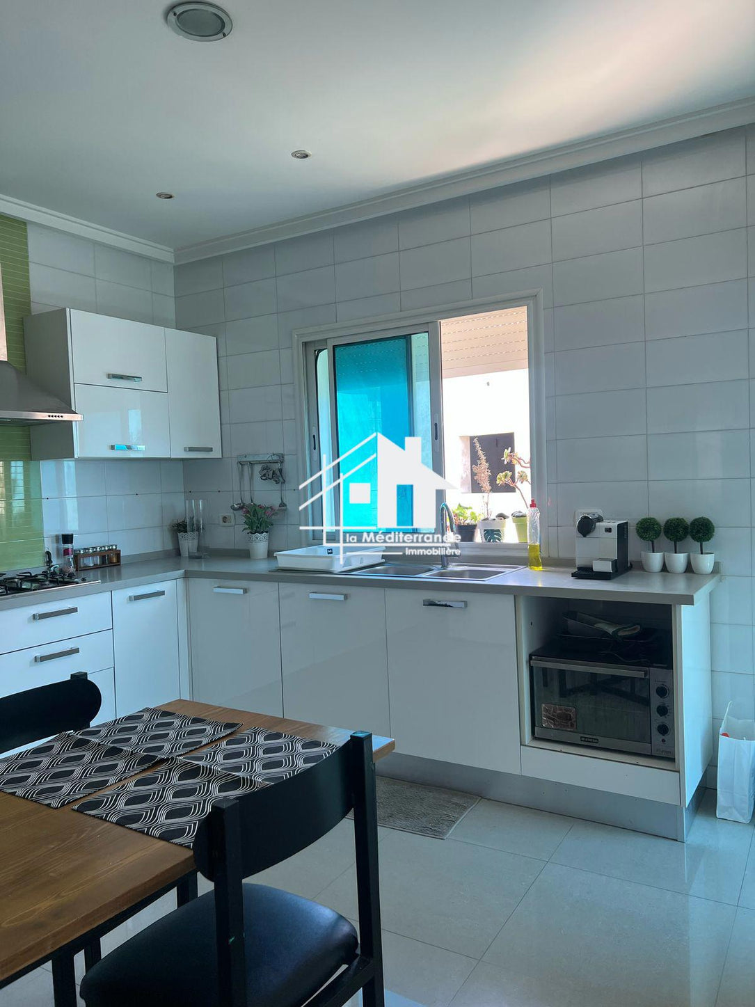 A louer étage de villa s+2 haut standing à Danden