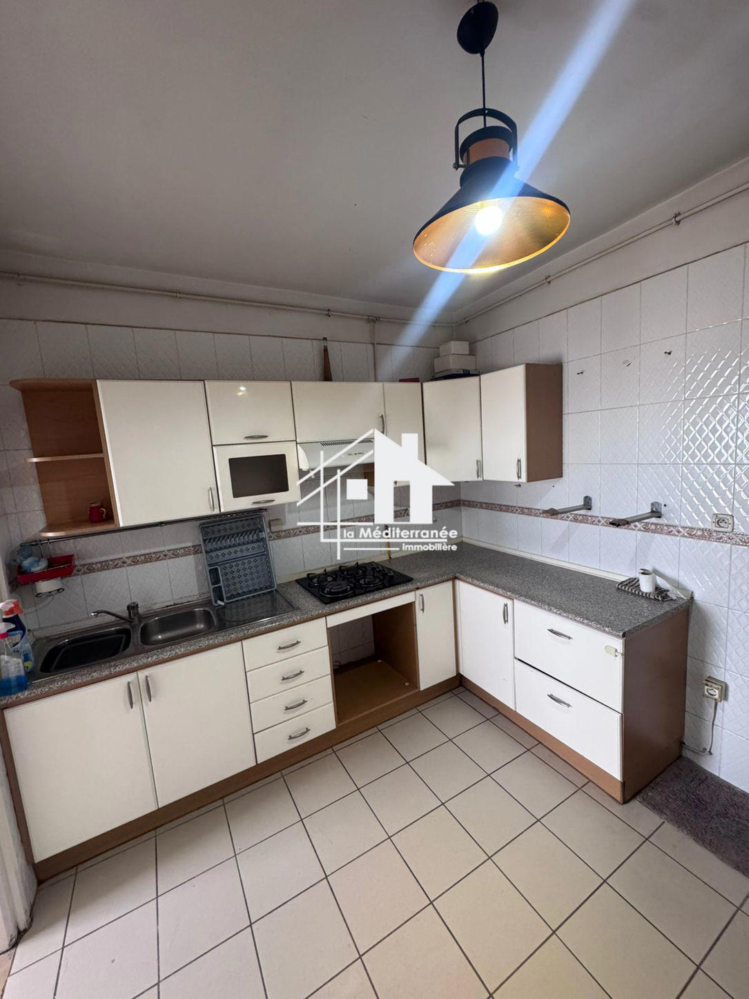 A louer appartement S+3 à El agba