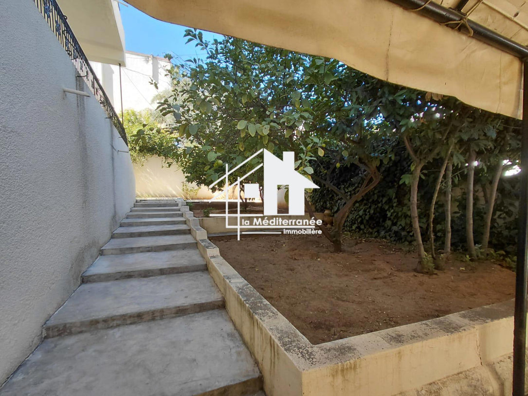 A vendre une villa sur deux niveaux à Montfleury