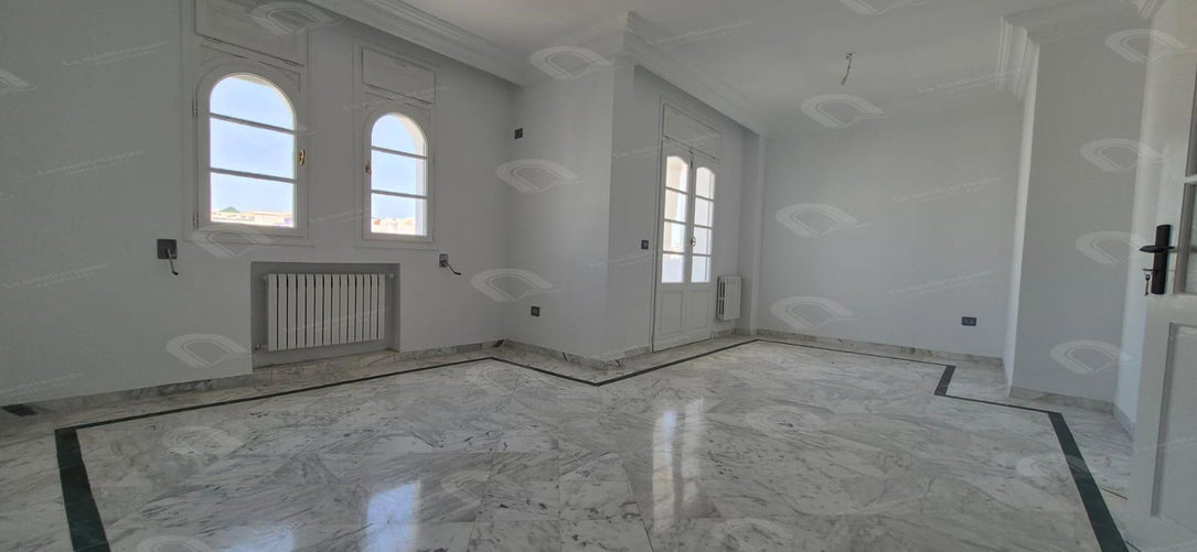 à louer un appartement s+2 à cité Ennasr