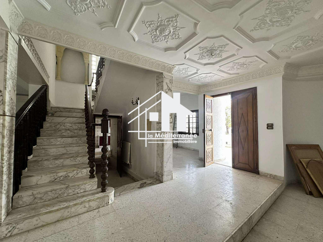 A vendre villa R+1 à Rades Melyene