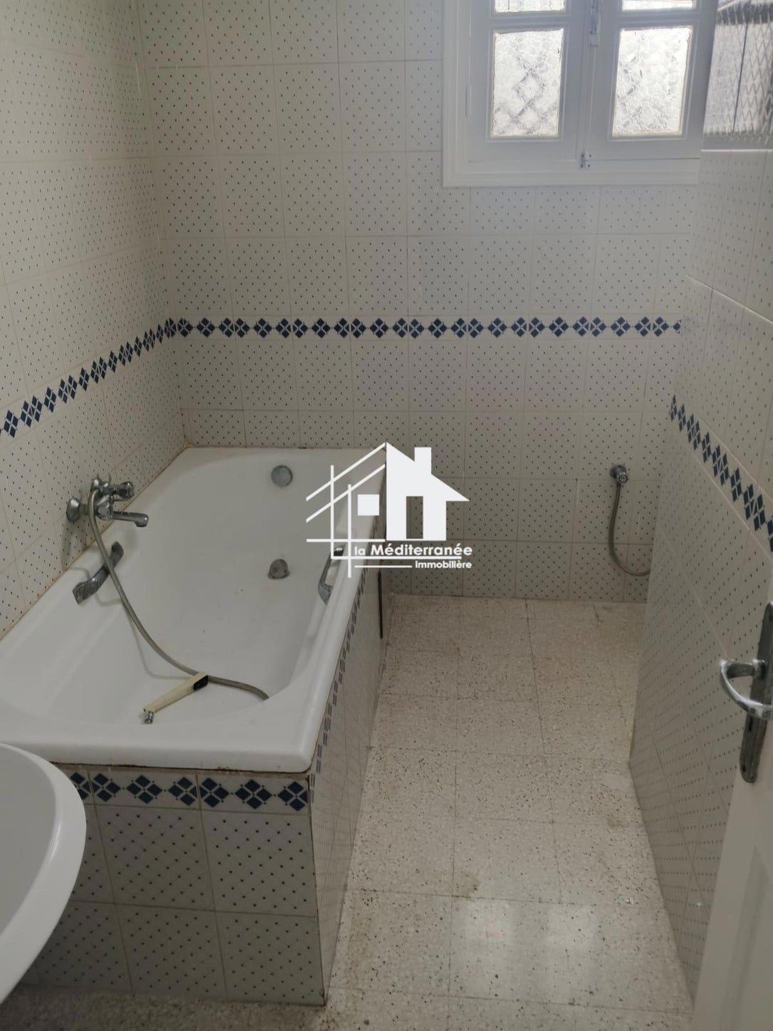 A louer étage de villa S+1 à manouba