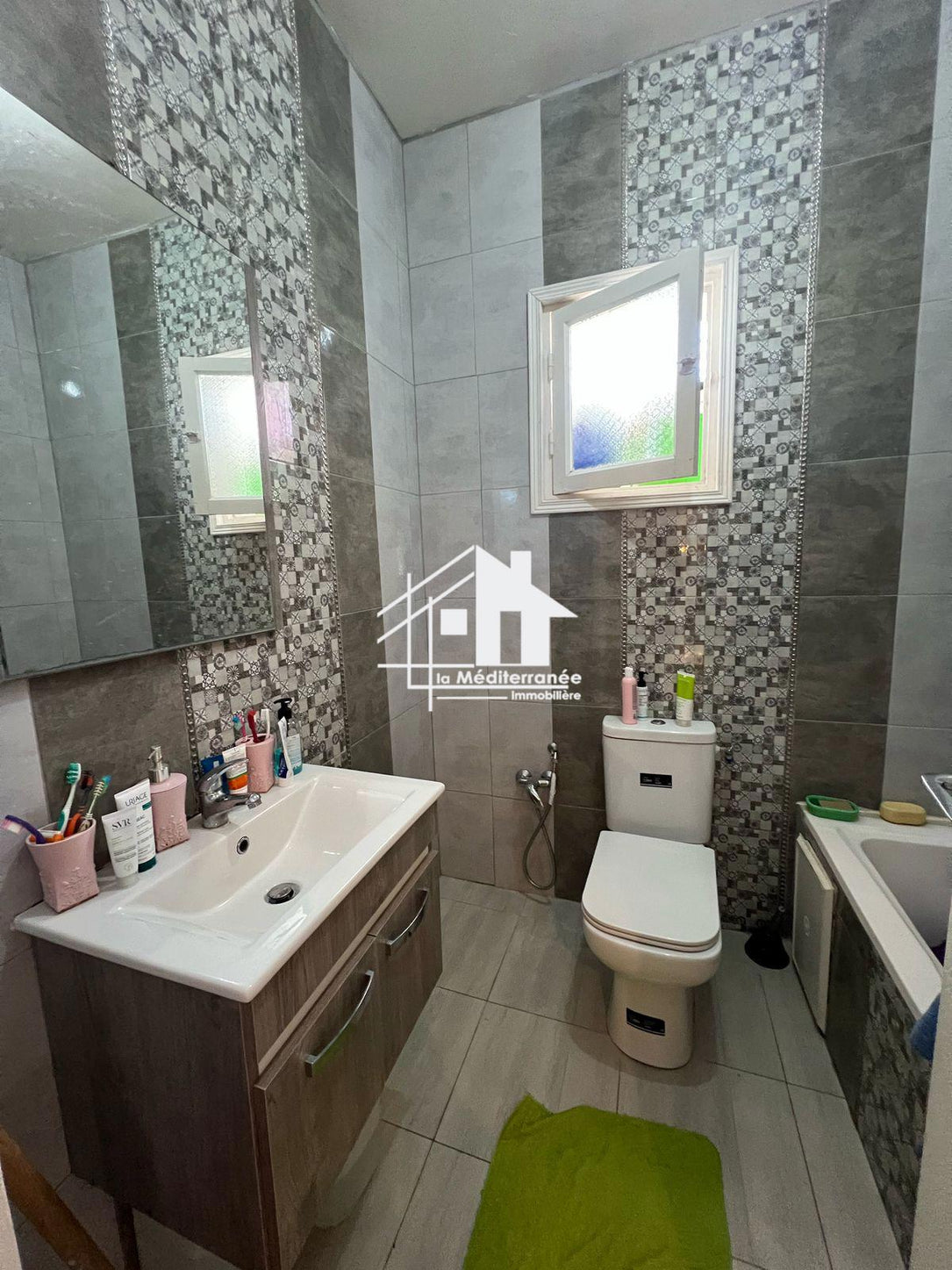 A vendre appartement S+3 à Manar 1