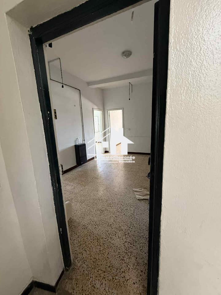 A louer appartement S+3 au Bardo