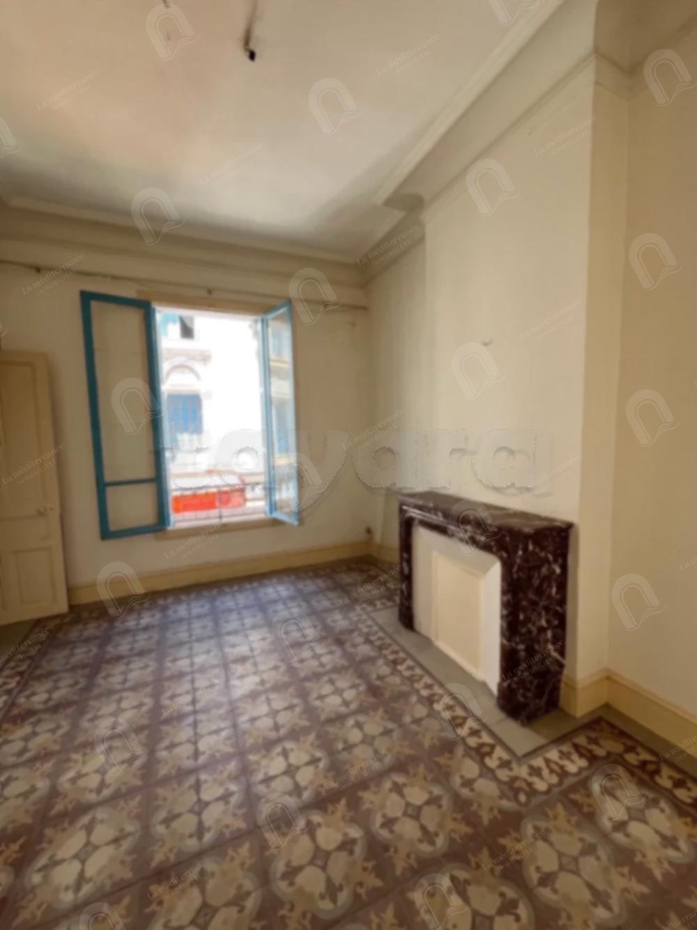 A vendre appartement s4 au centre ville Tunis
